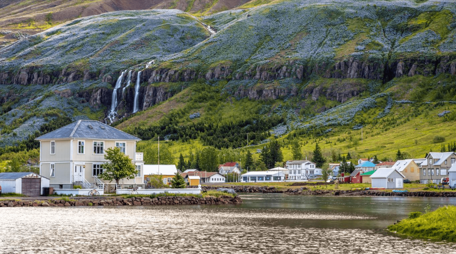 Exploring the Hidden Gem of Seyðisfjörður: A Photographer’s Paradise